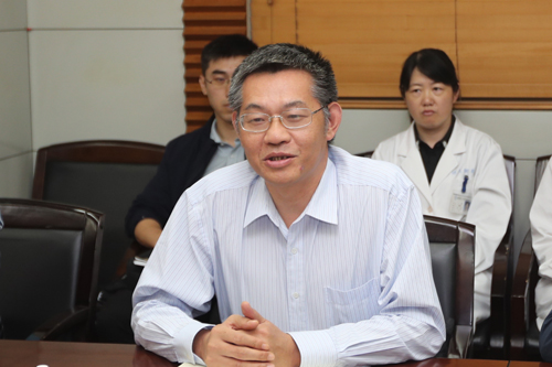 南通大学党委书记浦玉忠校长施卫东到我院调研指导工作