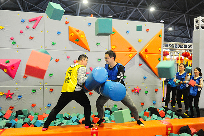 院工会组织凝心聚力快乐减压团建活动