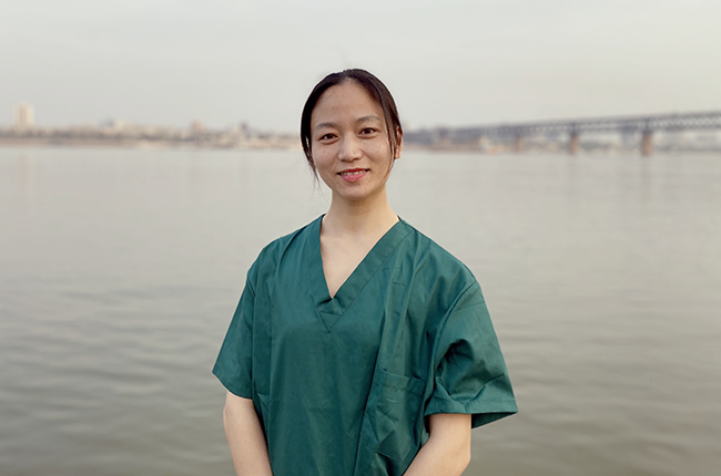 援鄂医疗队员侯亚玲获全国三八红旗手荣誉称号—南通