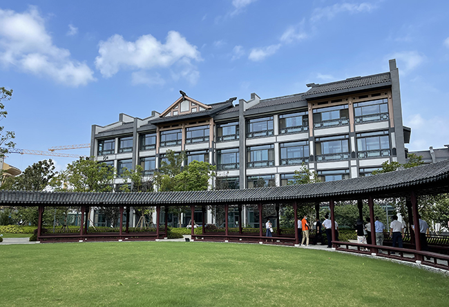 院党委书记高建林带队参观苏州泰康之家吴园